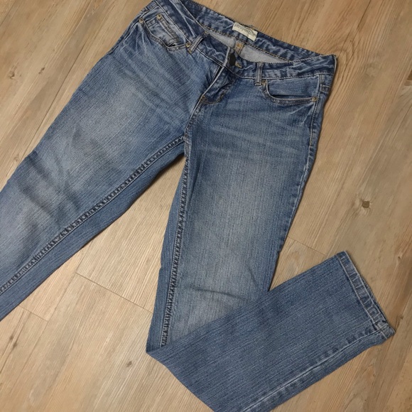 AEROPOSTALE BRAND JEANS BAYLA SKINNY 1/2 SHORT - Picture 1 of 5